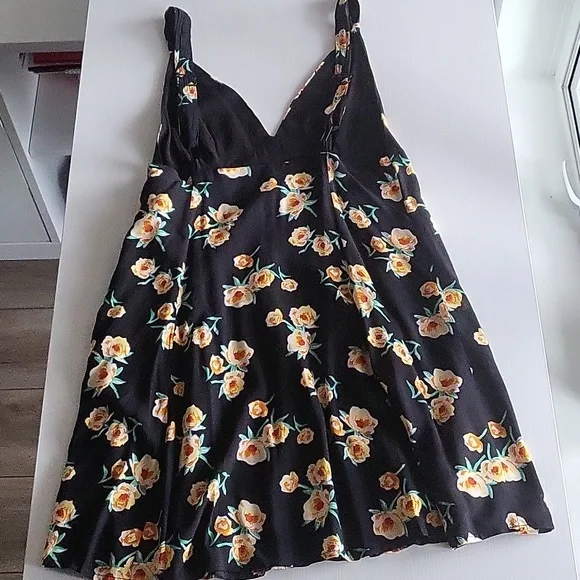 Floral Dress - Picture 2 of 4